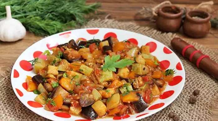 Рагу из овощей с кабачками и баклажанами