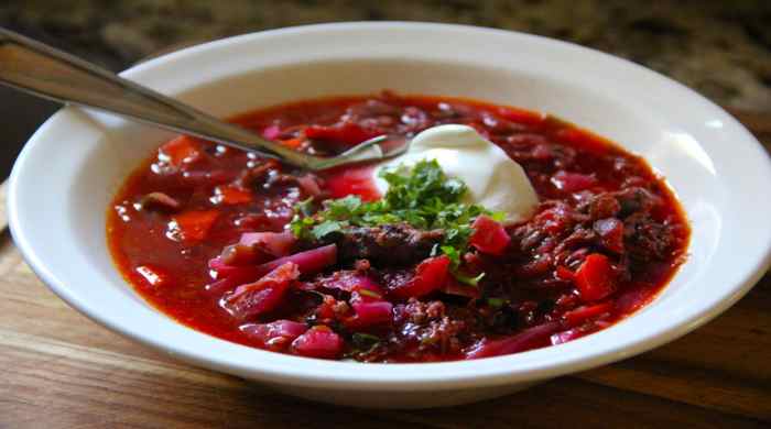 Борщ с тушёнкой