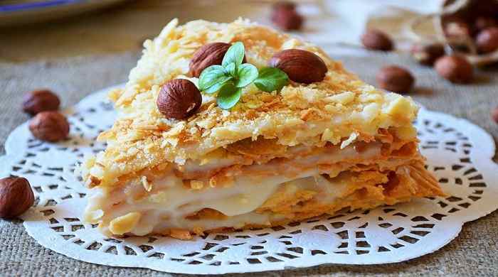 Пирожное из слоёного теста